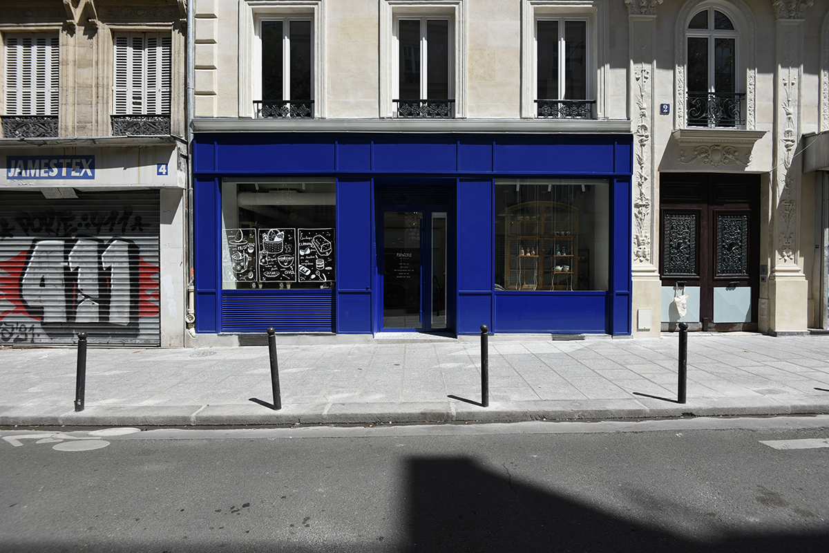 architecte-restructuration-renovation-cafe-façade-blue-AREA-Studio.jpg